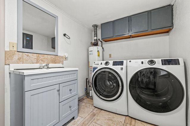 2643 W Walnut Street, Springfield, MO 65806