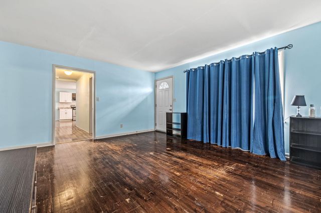 2643 W Walnut Street, Springfield, MO 65806