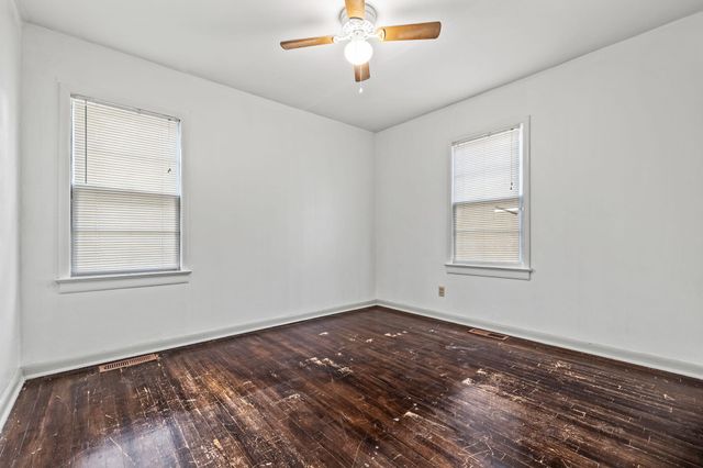 2643 W Walnut Street, Springfield, MO 65806