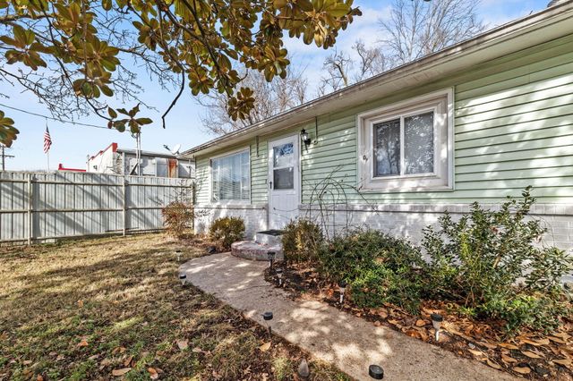 2643 W Walnut Street, Springfield, MO 65806
