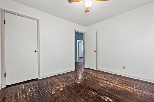 2643 W Walnut Street, Springfield, MO 65806