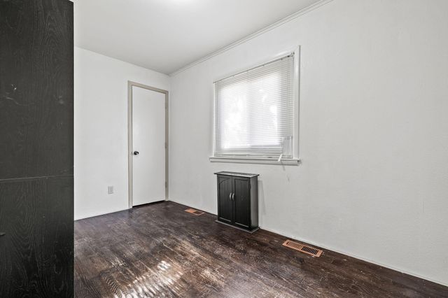 2643 W Walnut Street, Springfield, MO 65806