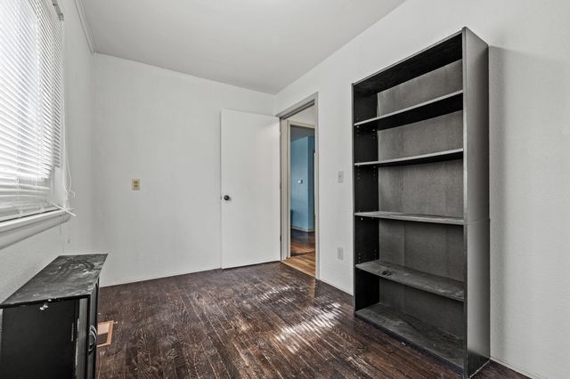 2643 W Walnut Street, Springfield, MO 65806