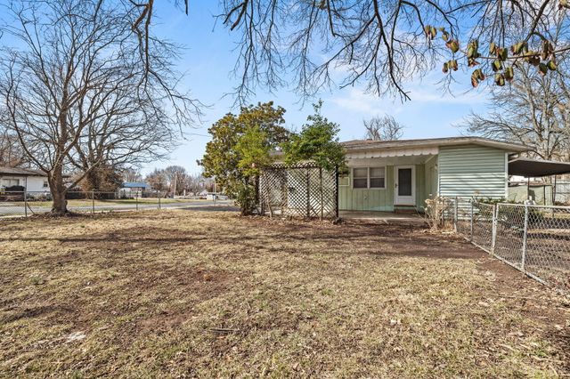 2643 W Walnut Street, Springfield, MO 65806