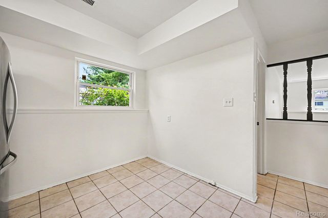 20215 Westhampton Avenue, Southfield, MI 48075