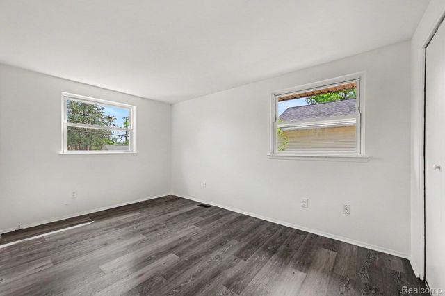 20215 Westhampton Avenue, Southfield, MI 48075