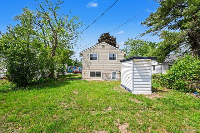20215 Westhampton Avenue, Southfield, MI 48075