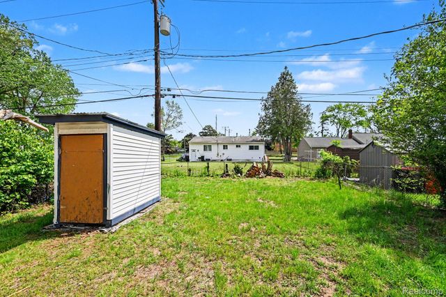 20215 Westhampton Avenue, Southfield, MI 48075