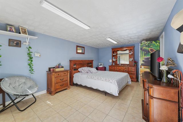 1227 Common Park Drive, Houston, TX 77009