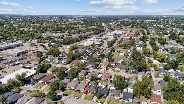 1227 Common Park Drive, Houston, TX 77009