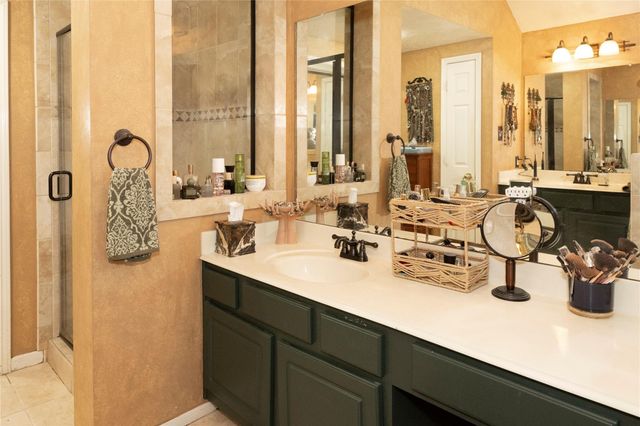 1015 Highland Woods Drive, Highlands, TX 77562