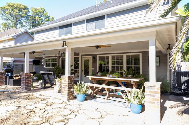 1015 Highland Woods Drive, Highlands, TX 77562