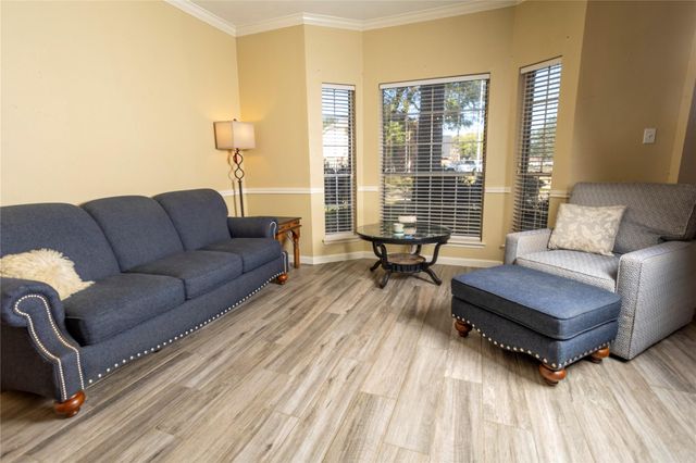 1015 Highland Woods Drive, Highlands, TX 77562