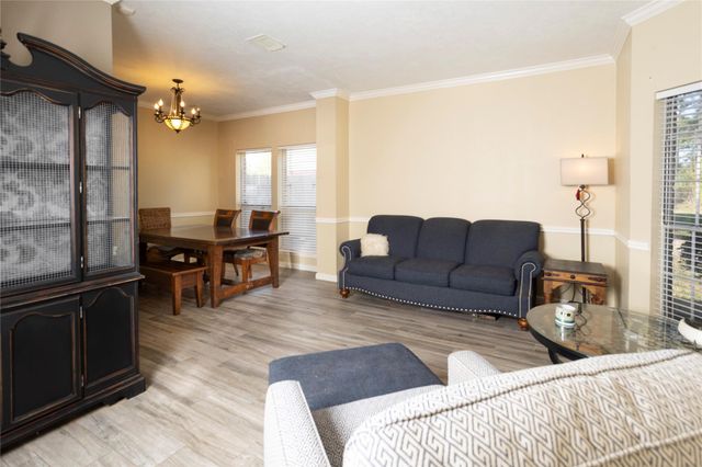 1015 Highland Woods Drive, Highlands, TX 77562