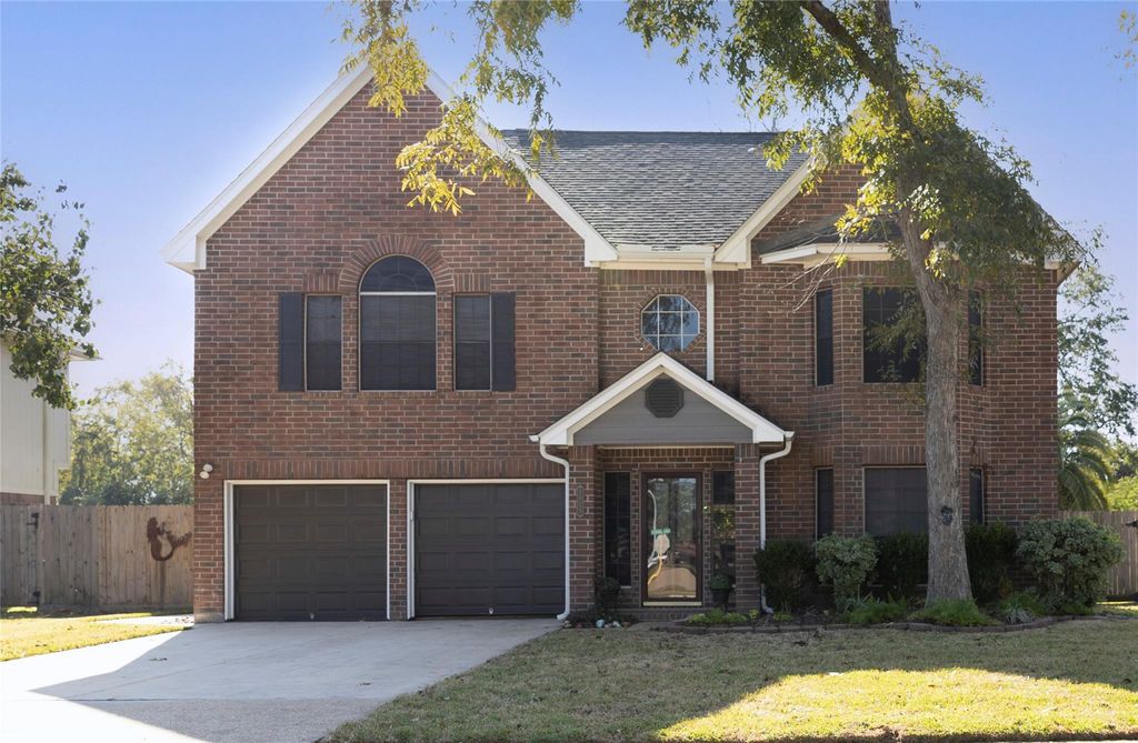 1015 Highland Woods Drive, Highlands, TX 77562
