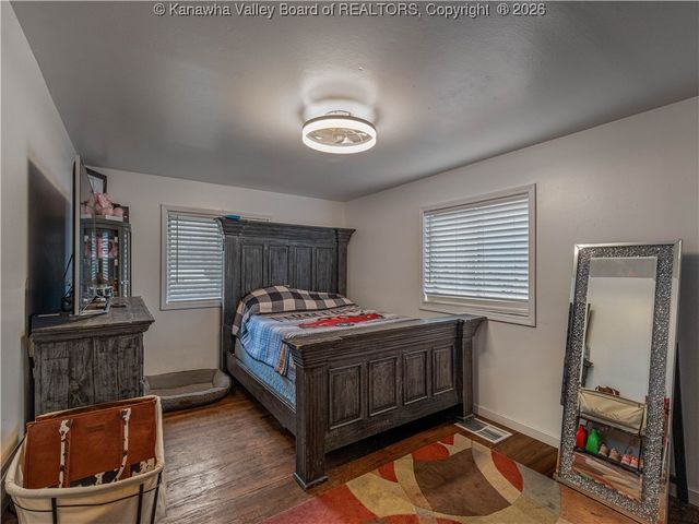 164 Kanawha 2 Mile Road, Charleston, WV 25387