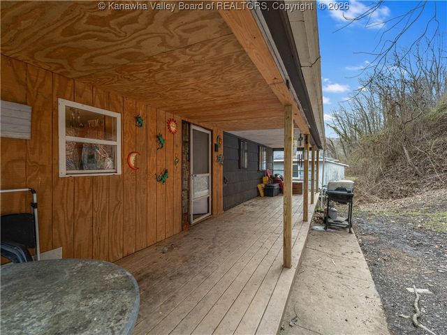 164 Kanawha 2 Mile Road, Charleston, WV 25387