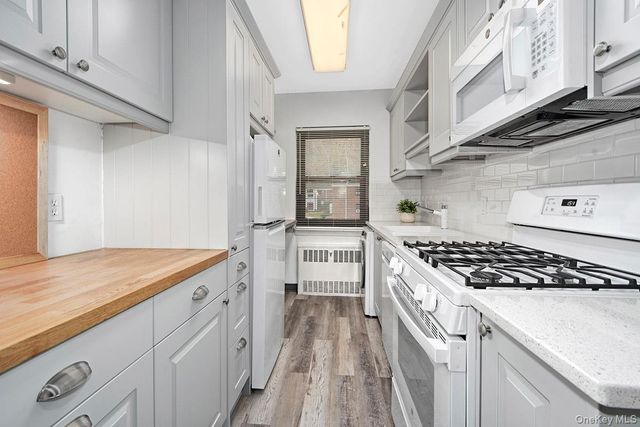 4 Lawrence Drive C, White Plains, NY 10603