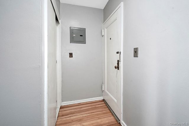 4 Lawrence Drive C, White Plains, NY 10603