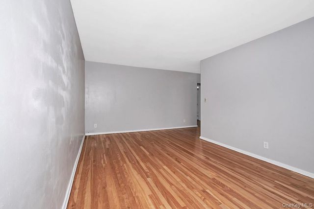 4 Lawrence Drive C, White Plains, NY 10603