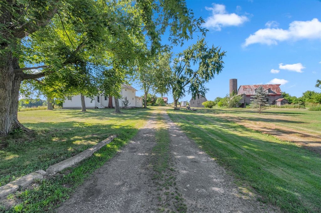 5311 E Burt Rd, Osseo, MI 49266