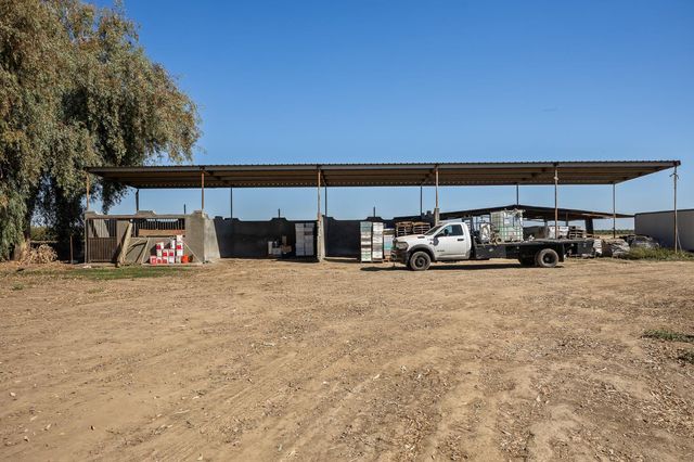 860 W Riverdale Avenue, Riverdale, CA 93656