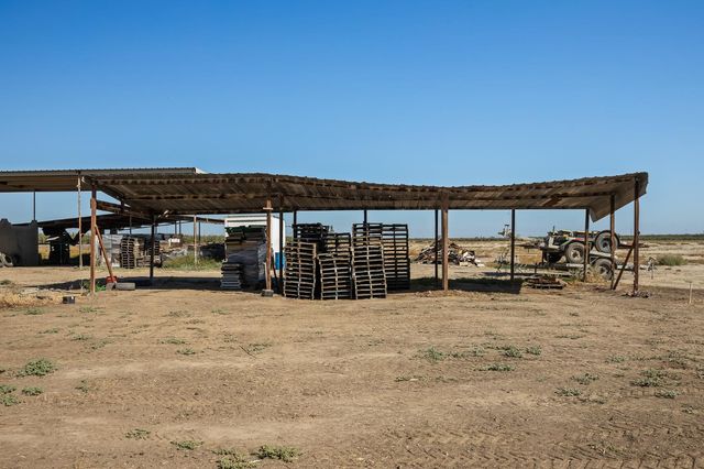 860 W Riverdale Avenue, Riverdale, CA 93656