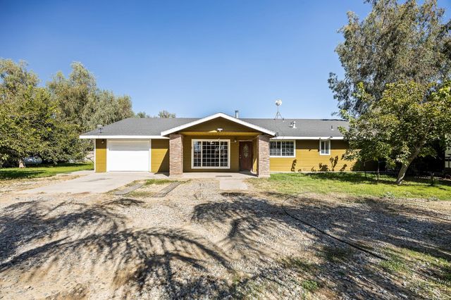 860 W Riverdale Avenue, Riverdale, CA 93656