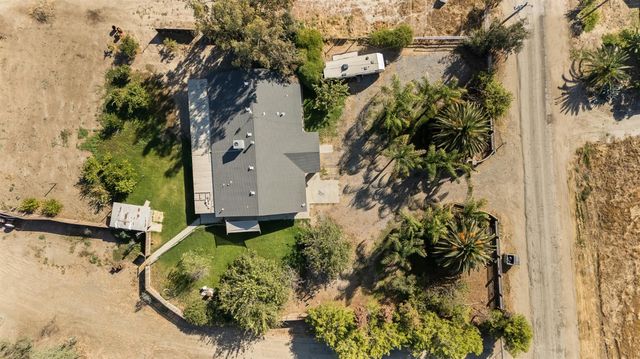 860 W Riverdale Avenue, Riverdale, CA 93656