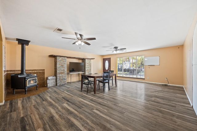 860 W Riverdale Avenue, Riverdale, CA 93656