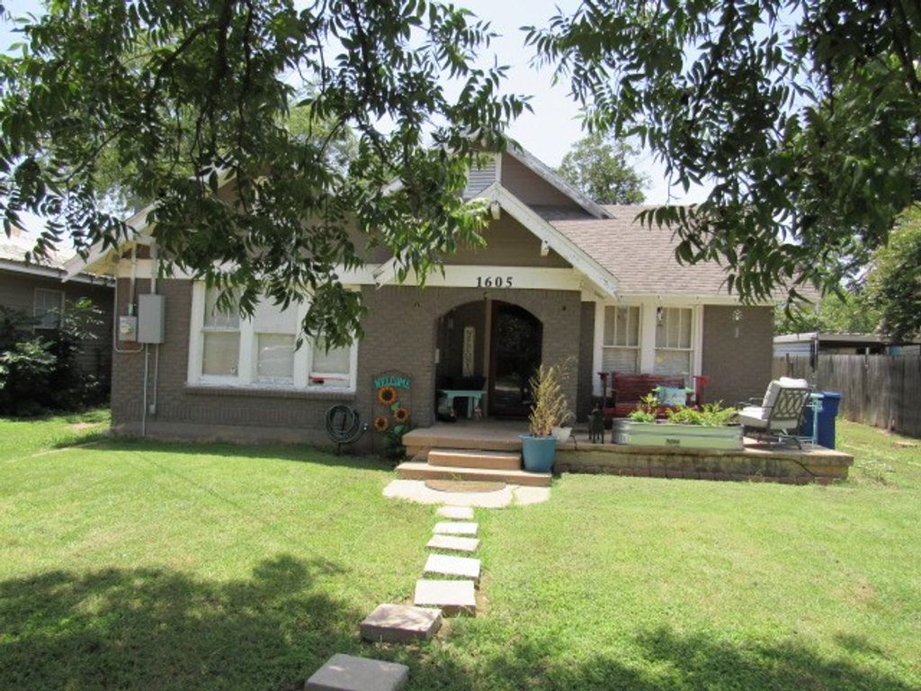 1605 6th Street, Brownwood, TX 76801