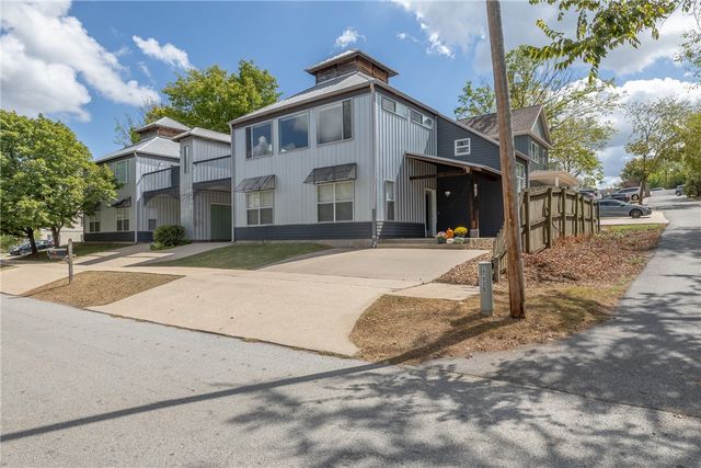 955 & 957 W Hughes Street, Fayetteville, AR 72701