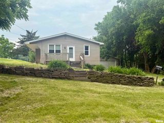 418 W MAIN Street, Knoxville, IL 61448