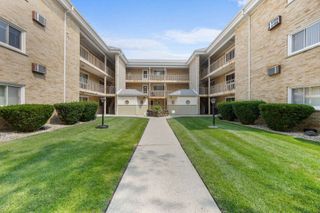 7206 W WELLINGTON Avenue 2A, Chicago, IL 60707