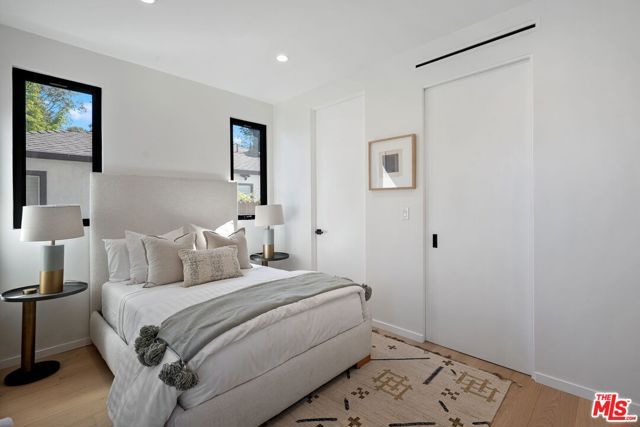 2631 Castle Heights Place, Los Angeles, CA 90034