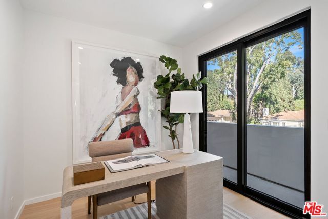 2631 Castle Heights Place, Los Angeles, CA 90034