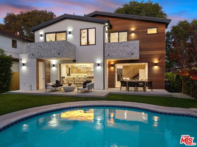 2631 Castle Heights Place, Los Angeles, CA 90034