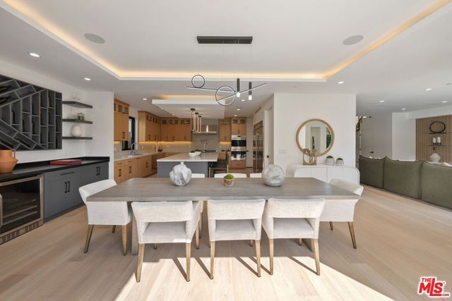 2631 Castle Heights Place, Los Angeles, CA 90034