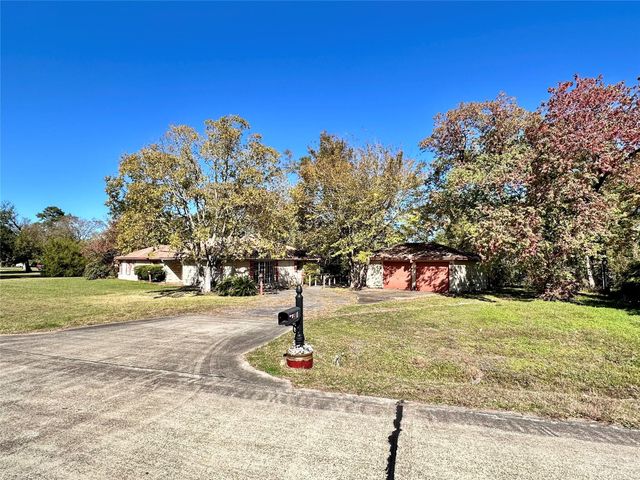 300 Holly Drive, Baytown, TX 77520