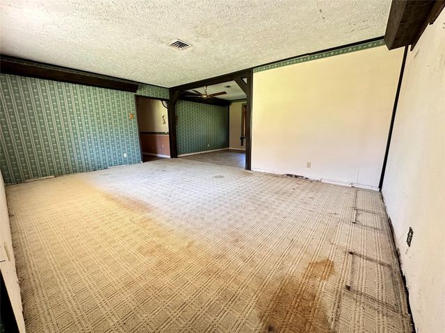 300 Holly Drive, Baytown, TX 77520
