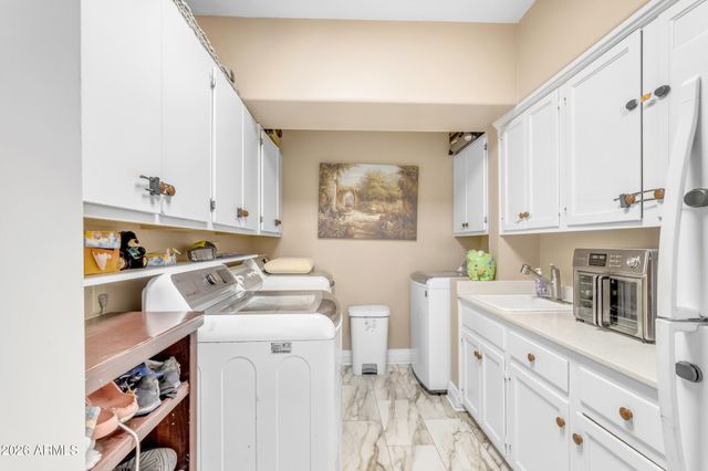 616 E CARVER Road, Tempe, AZ 85284