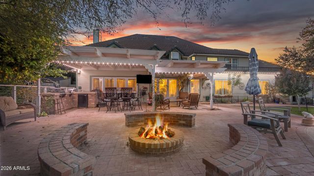616 E CARVER Road, Tempe, AZ 85284