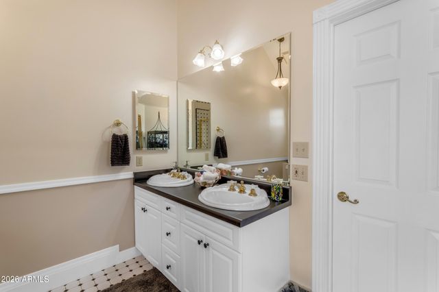 616 E CARVER Road, Tempe, AZ 85284