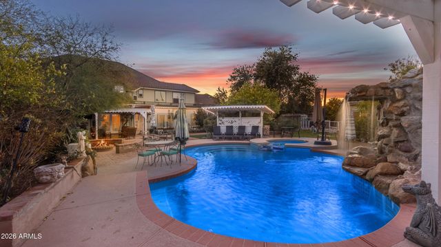616 E CARVER Road, Tempe, AZ 85284