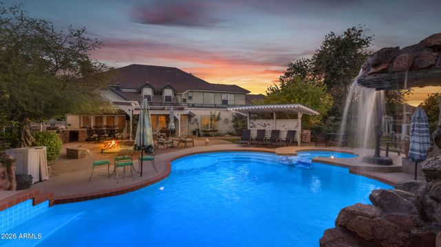 616 E CARVER Road, Tempe, AZ 85284