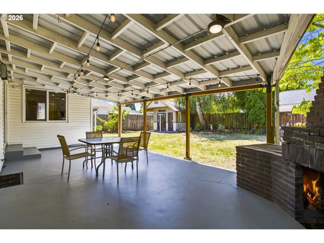 7051 N DWIGHT Ave, Portland, OR 97203