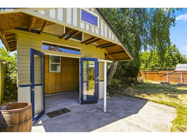 7051 N DWIGHT Ave, Portland, OR 97203