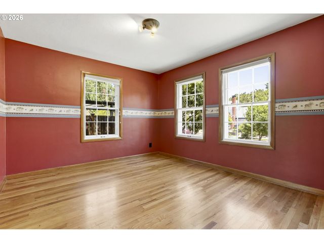 7051 N DWIGHT Ave, Portland, OR 97203