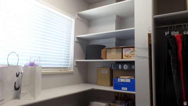 496 E SPRUCE GLEN RD, Murray, UT 84107