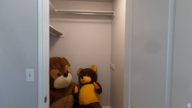 496 E SPRUCE GLEN RD, Murray, UT 84107